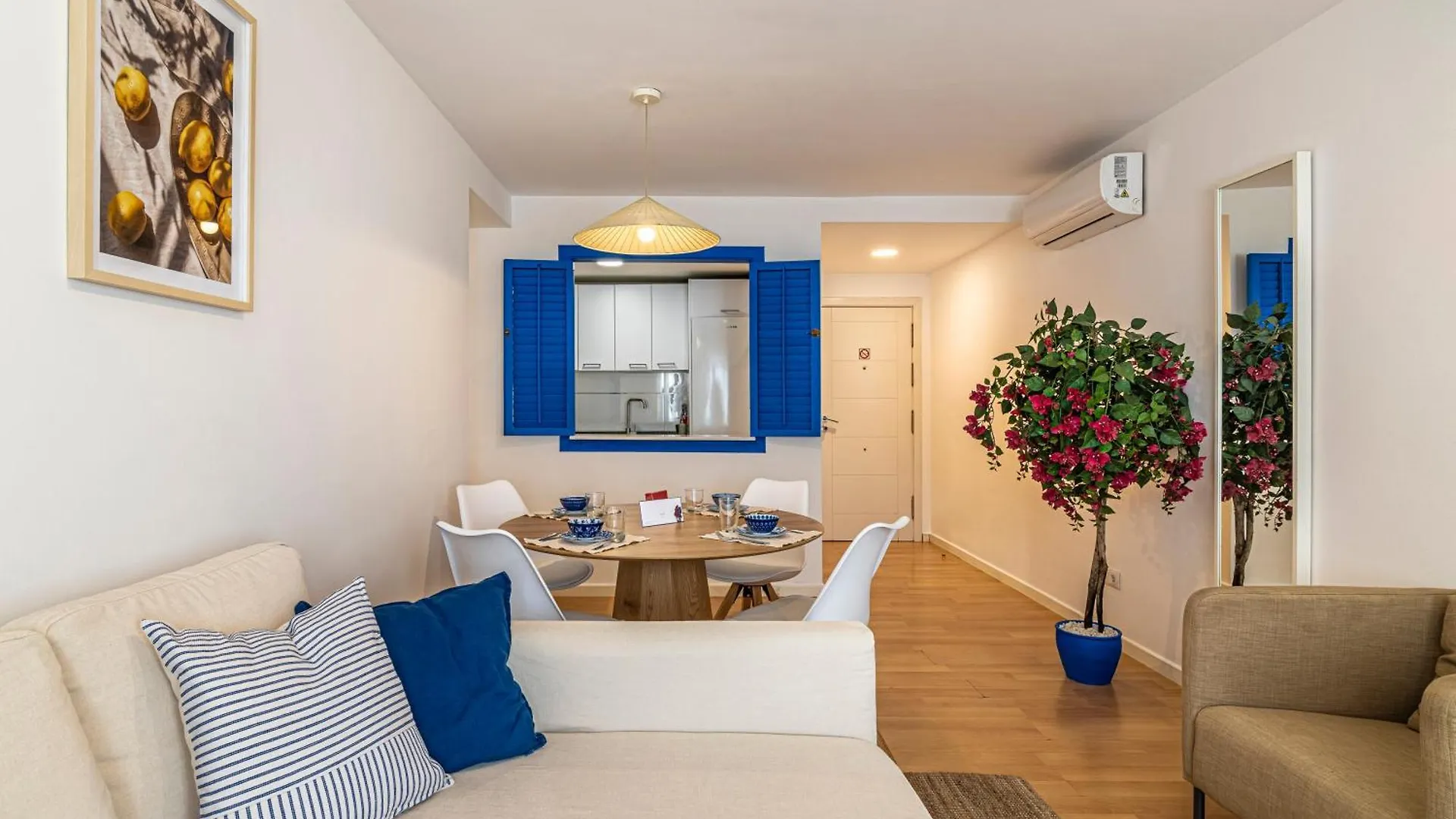 Solis Mare Apartments - Pedregalejo Beach Málaga 0*,  Spanien